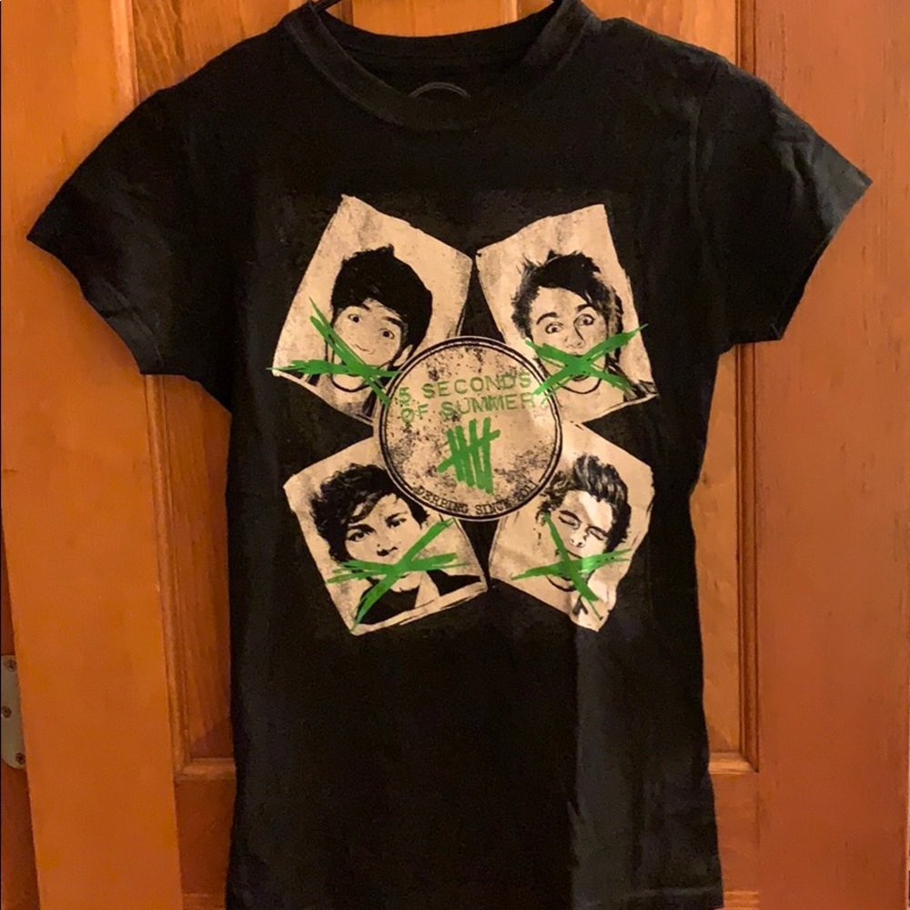 Black 5 Seconds of Summer tee